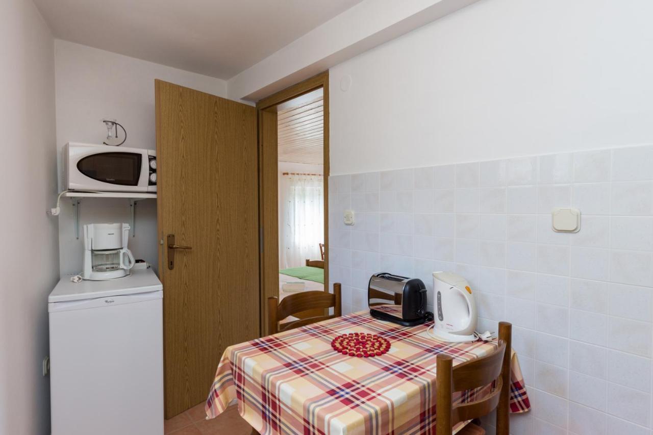 Apartments Miskovic Donje Celo Room photo